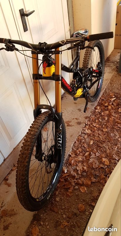 Specialized demo carbone Troy lee Design Vélos