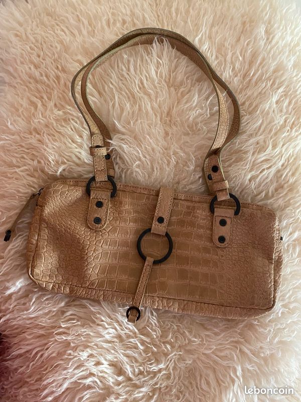 Petit Sac à main pochette marron GUESS (image 1)