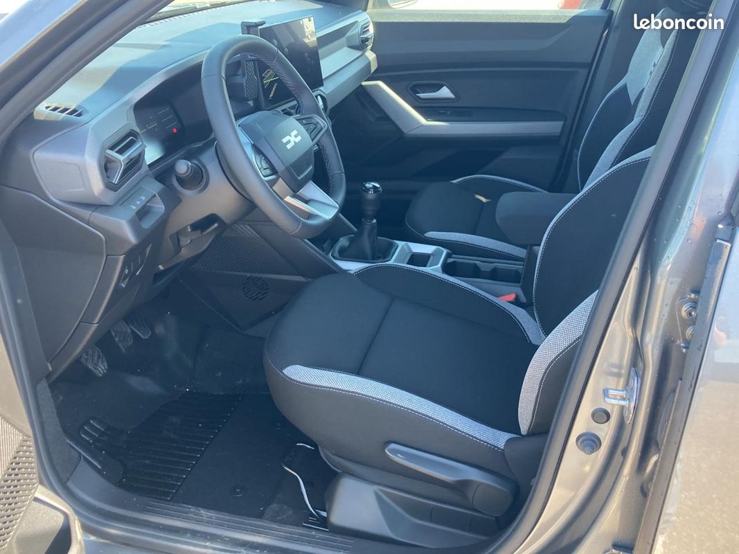 DACIA DUSTER 1.2 mild hybrid 140 journey (image 21)