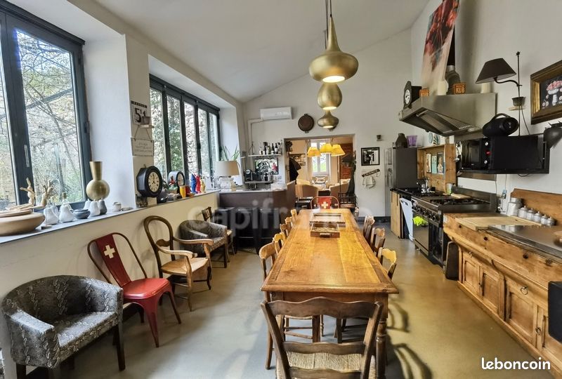 Maison 9 pièces 264 m² · à Pouzilhac · 264 m² · 627 000 €