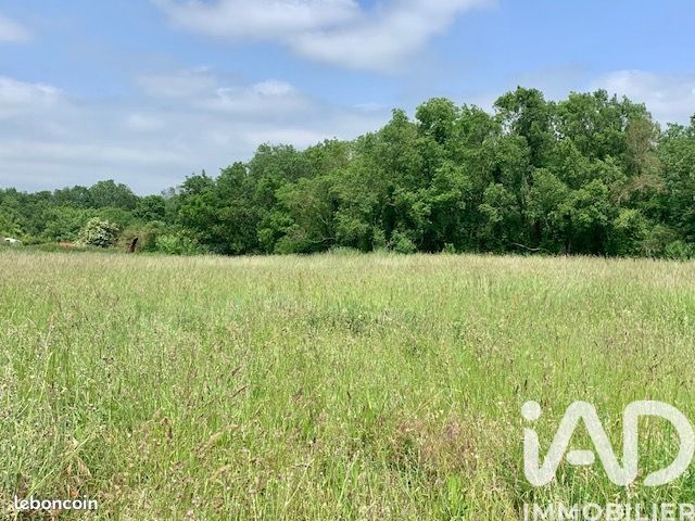 Terrain 1003 m² · à Angliers · 1 003 m² · 141 000 €