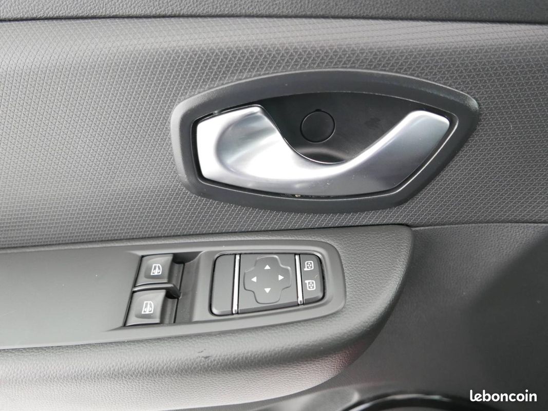 Renault Clio 0.9 TCe 75ch energy Business 5p Euro6c (image 16)