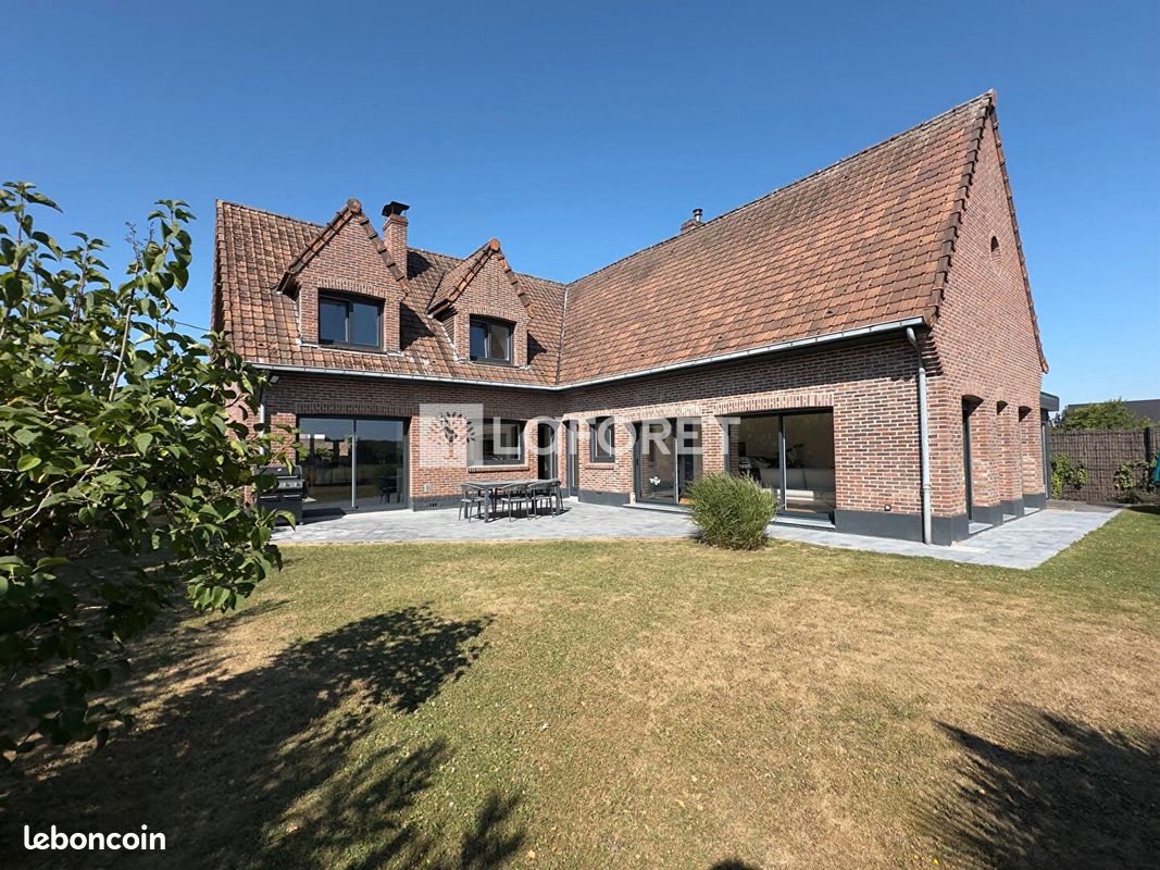 Maison 8 pièces 235 m² · à Tourmignies · 235 m² · 720 000 €