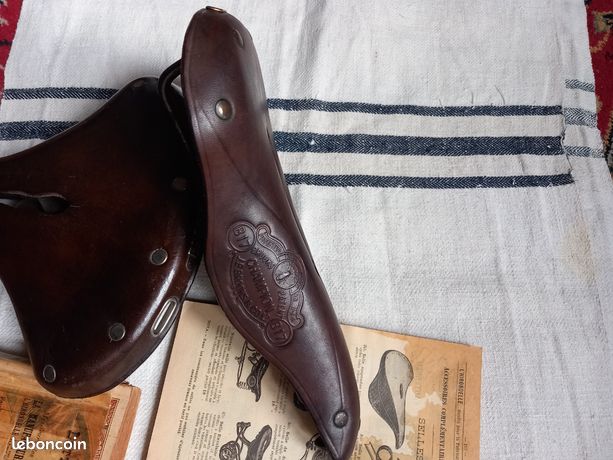 Selle De Vélo Ancienne En Cuir Lamplugh – Collection Cycle – Vintage