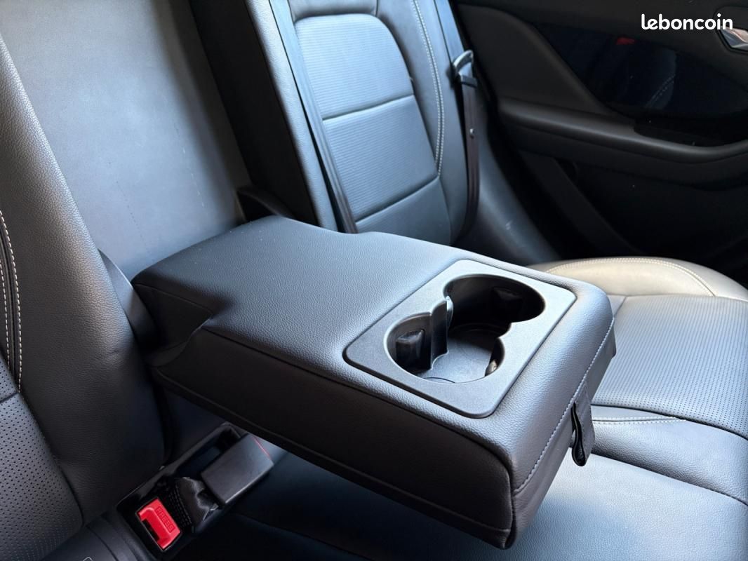 Jaguar I-PACE SE EV400 ch /Carplay/Toit panoramique/Cuir étendu/Caméra 360/Son meridian (image 30)