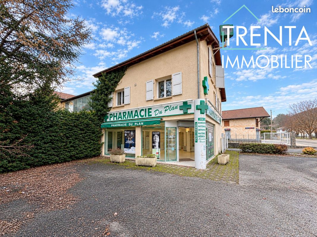Immeuble 358 m² · à Renage · 358 m² · 429 000 €