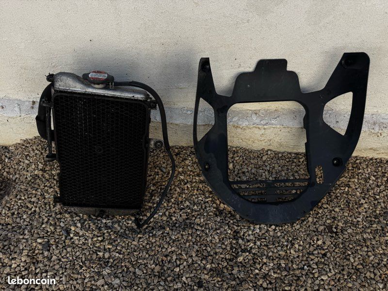 Radiateur complet 650 burgman (image 1)