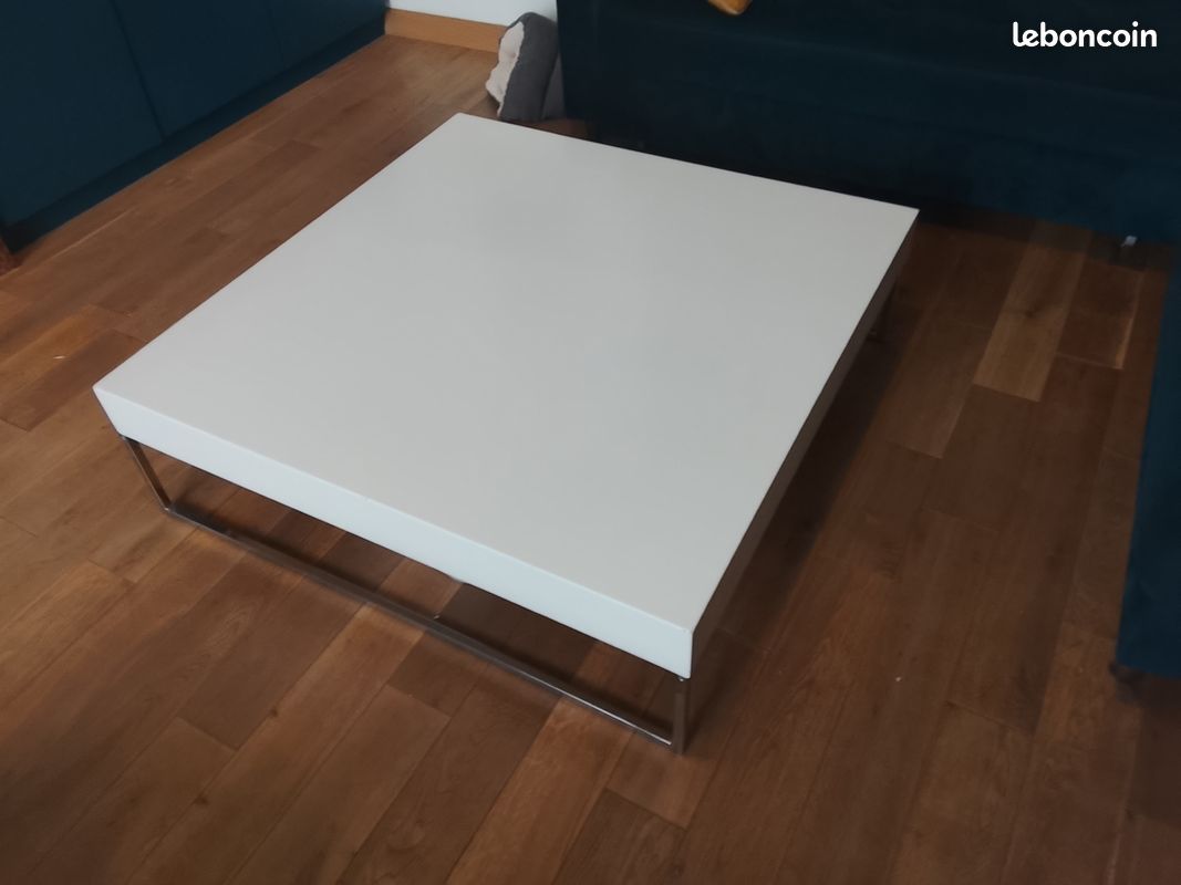 Table basse design laque (image 1)