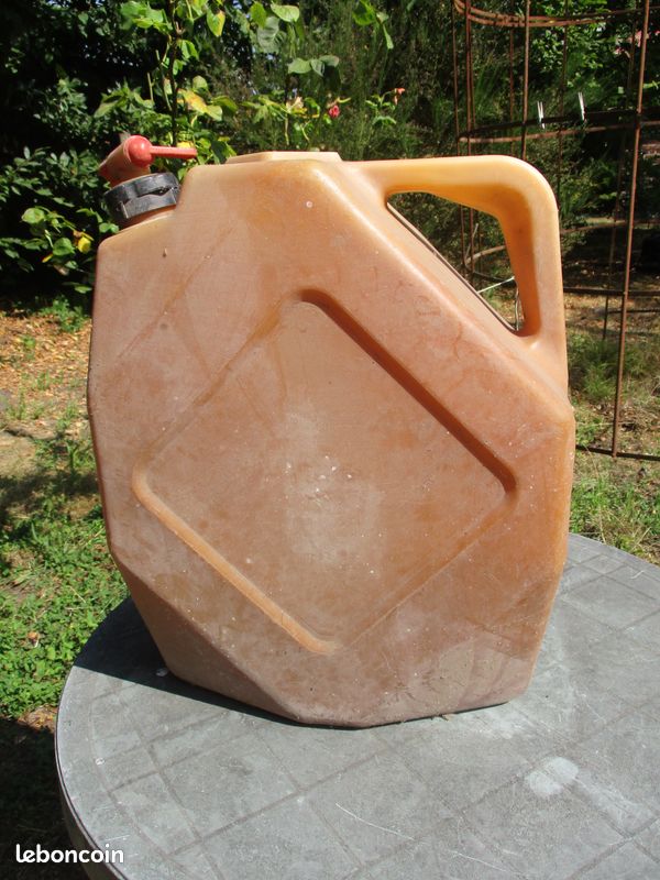 Jerrican (image 1)