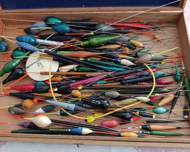 Lot 10 Flotteurs Couleurs Vives DEWIN Bouchon De Peche Bouchons,Flotteurs Et Bobbers Flotteurs Colorés Pêche Truite Perche Poisson-chat
