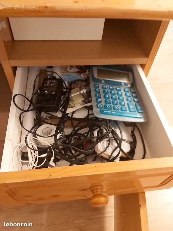 Bureau (image 1)