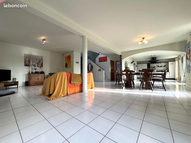 Maison 4 pièces 176 m²