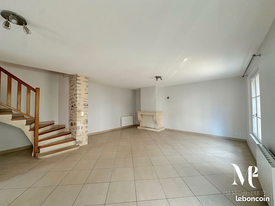 Maison 3 pièces 75 m² · à Thiers-sur-Thève · 75 m² · 1 050 €/mois