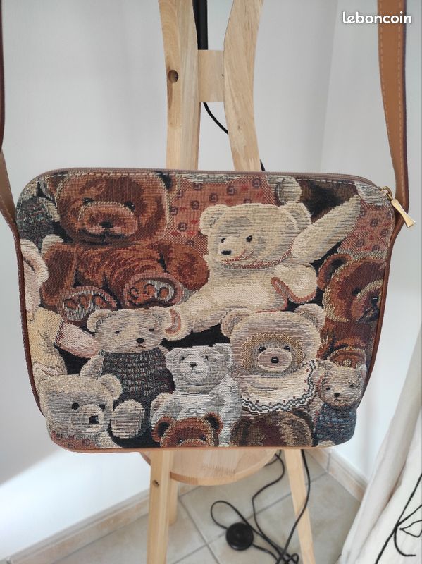 Sac à bandoulière rectangulaire motif ourson beige, marron et bleu (image 2)