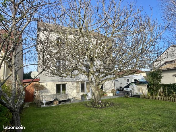 Maison 10 pièces 245 m²