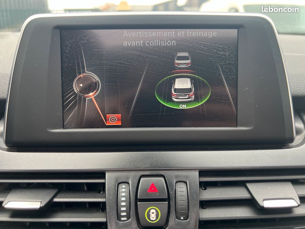 Bmw serie 2 active-tourer 1.5 218 i 136 ch toit pano ouvrant garantie (image 8)