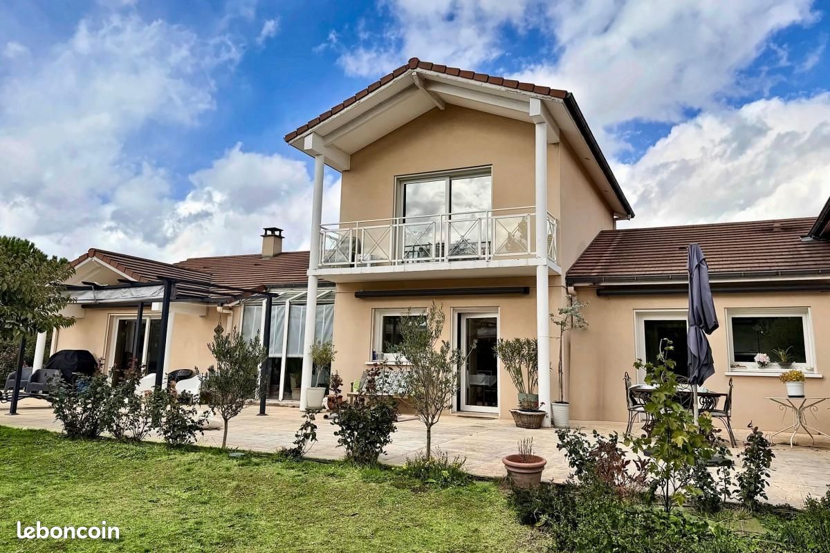 Maison 6 pièces 234 m² · à Saint-Étienne · 234 m² · 740 000 €
