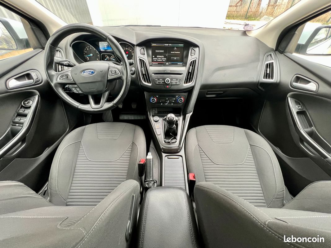 Ford Focus 3 Phase 2 - 1.0L EcoBoost 100ch S&S Business Nav (image 6)