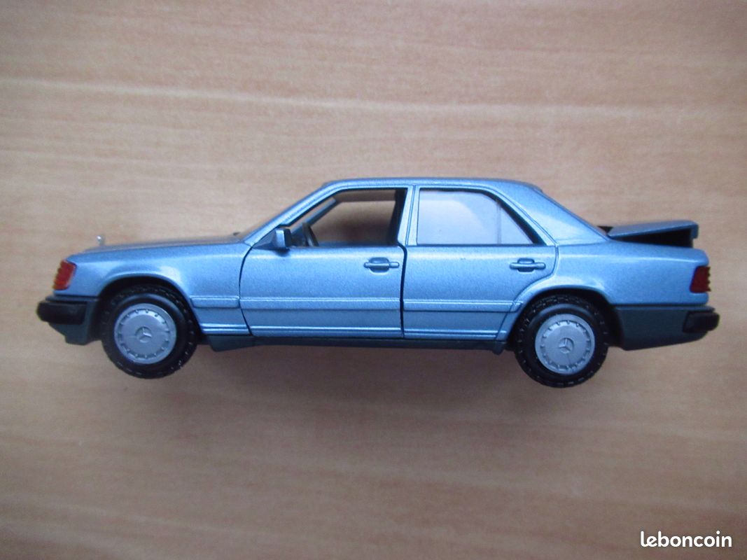CURSOR-MODELL MERCEDES -BENZ 190e EUR 16,00 - FR