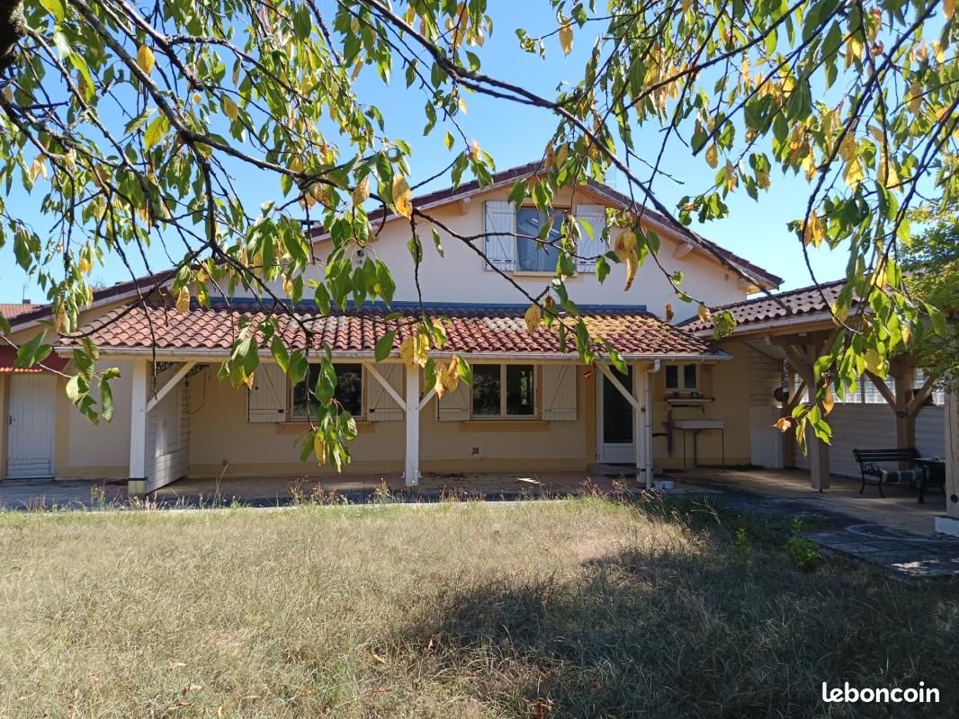 Maison 5 pièces 140 m² · à Plaisance · 140 m² · 158 000 €