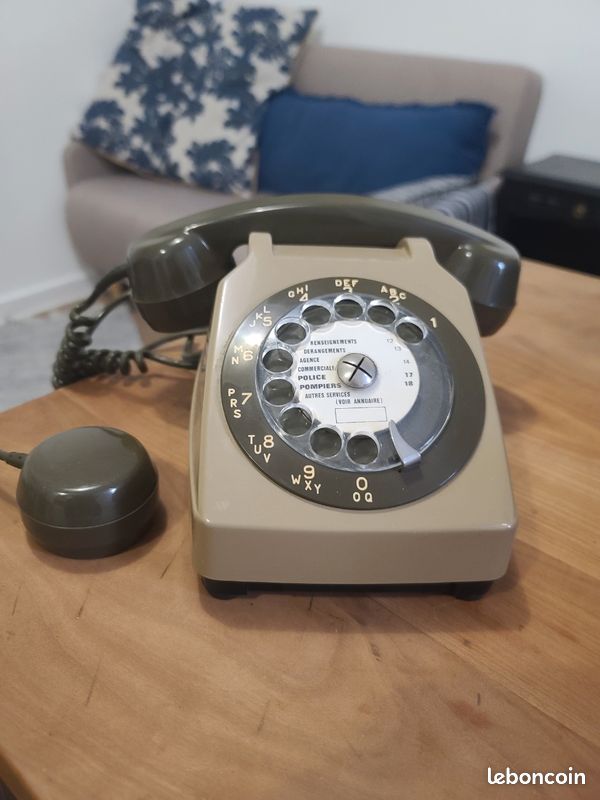 TÉLÉPHONE FIXE MARRON à touche SOCOTEL S63 vintage idéal pour collection EUR 15,00 - FR