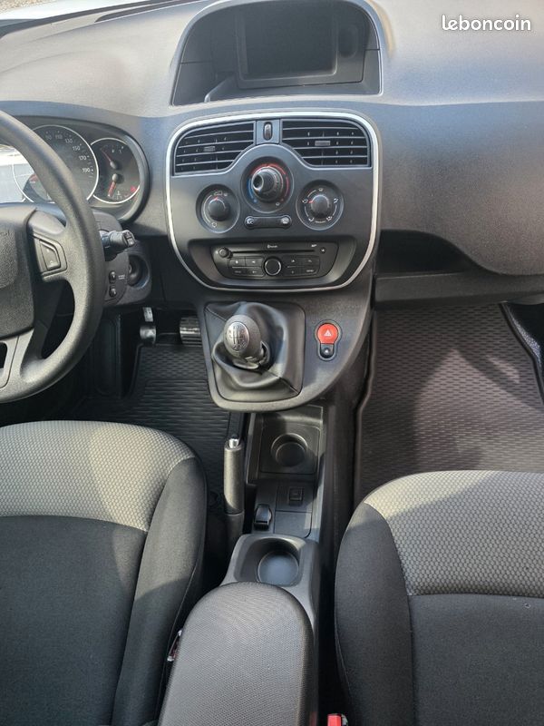 đrenault kangoo maxi 1.5 blue dci 95 ch extra r-link bvm6 đ1ere main â©ïžentretien constructeurâ©ïžFAIBLE KILOMETRAGE â©ïž4900KM â
ïžETAT NEUF (image 11)