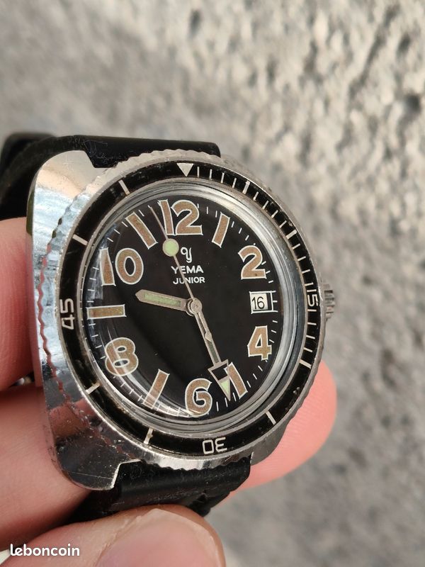 Montre Révisée Yema sous-marine vintage Montres Bijoux