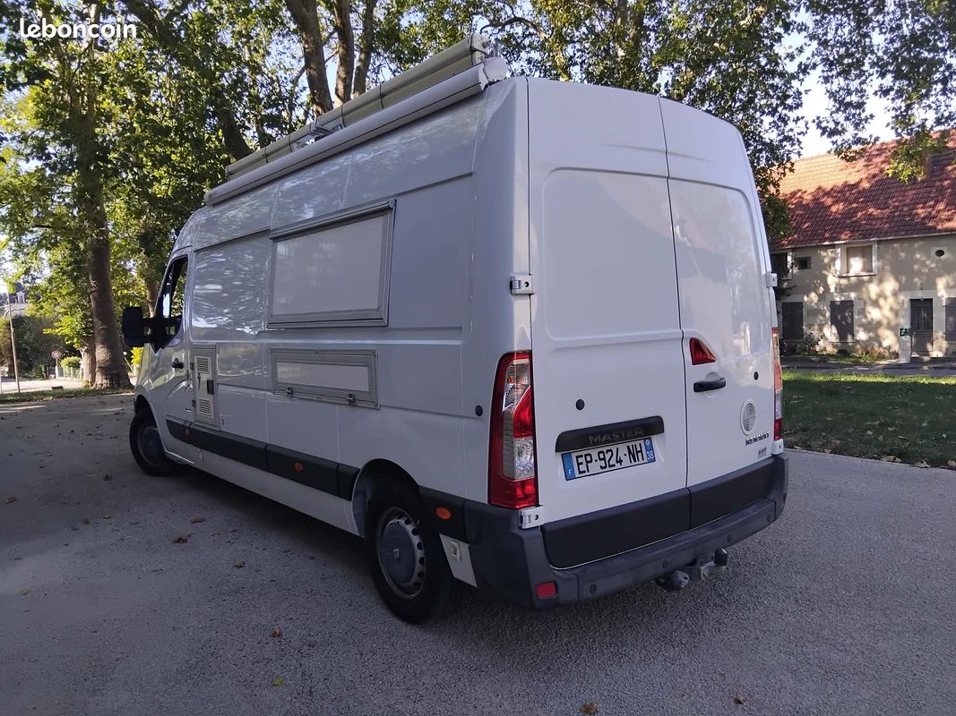Master food truck 130 cv attelage 15000 kms d origine 16700 EUROS HT GARANTIE 12 MOIS (image 1)