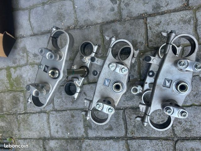 Té De Fourche Inférieur Honda 250 CRF-X 2004 – Pièce D’origine Japon – Occasion