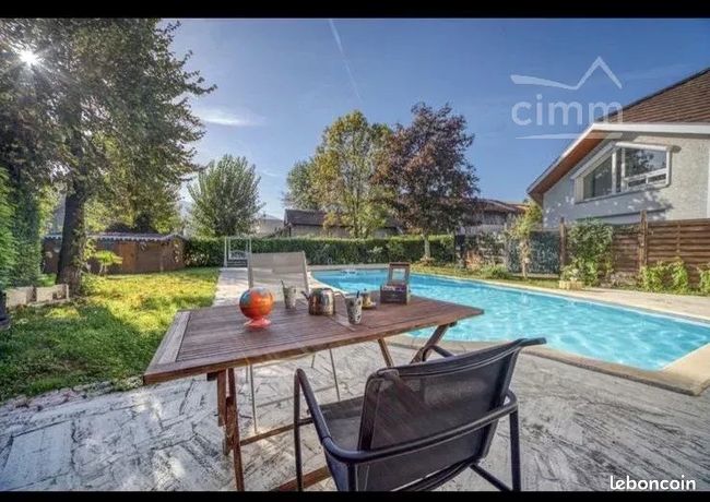 Villa 14 pièces 355 m²