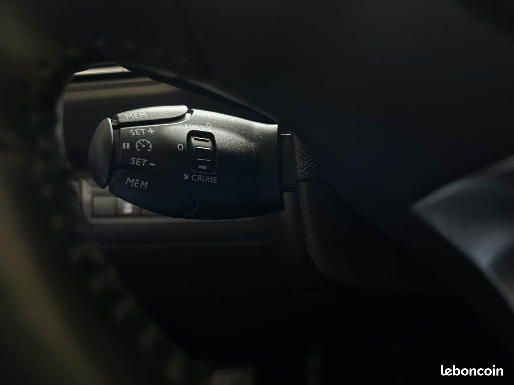 PEUGEOT 308 SW 1.5 BlueHDi - 130 Active Pack ( Camera - Siège chauffants ) (image 18)