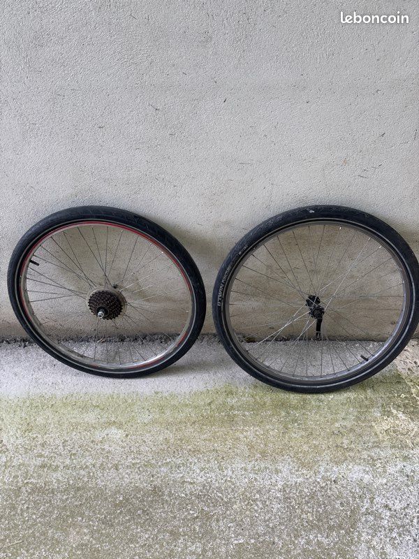 2 roues de vélo 26 pouces avec pneus (image 1)
