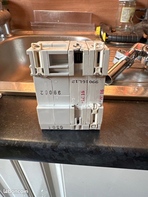 Disjoncteur Legrand 16A30ma (image 4)