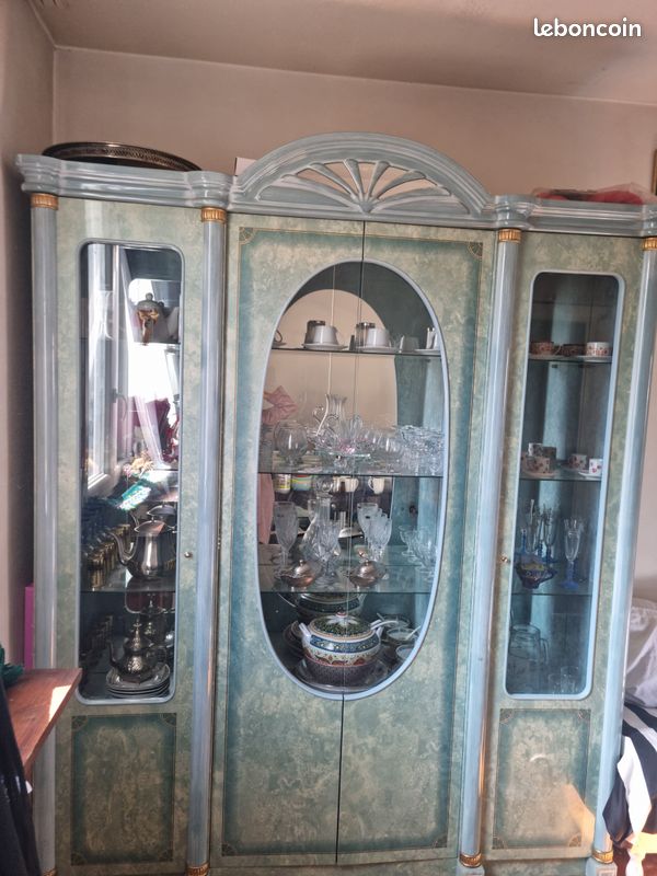 Table à manger et/ ou vitrine (image 1)