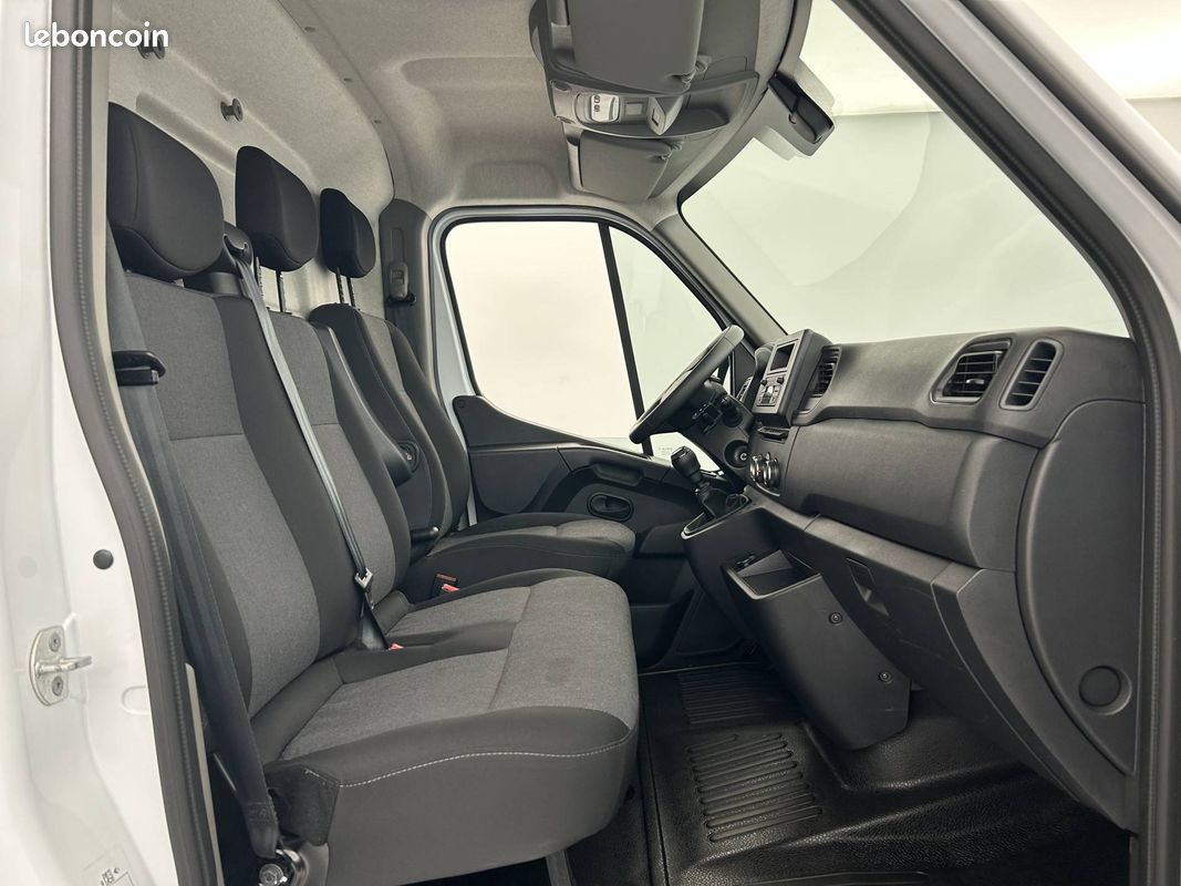 RENAULT FG Tr CF F3500 L2H2 Blue dCi 135 E6DF (image 14)