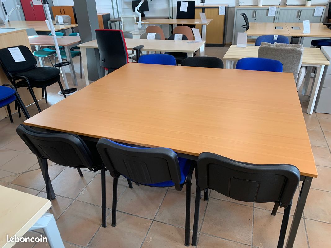 Table de réunion (image 1)
