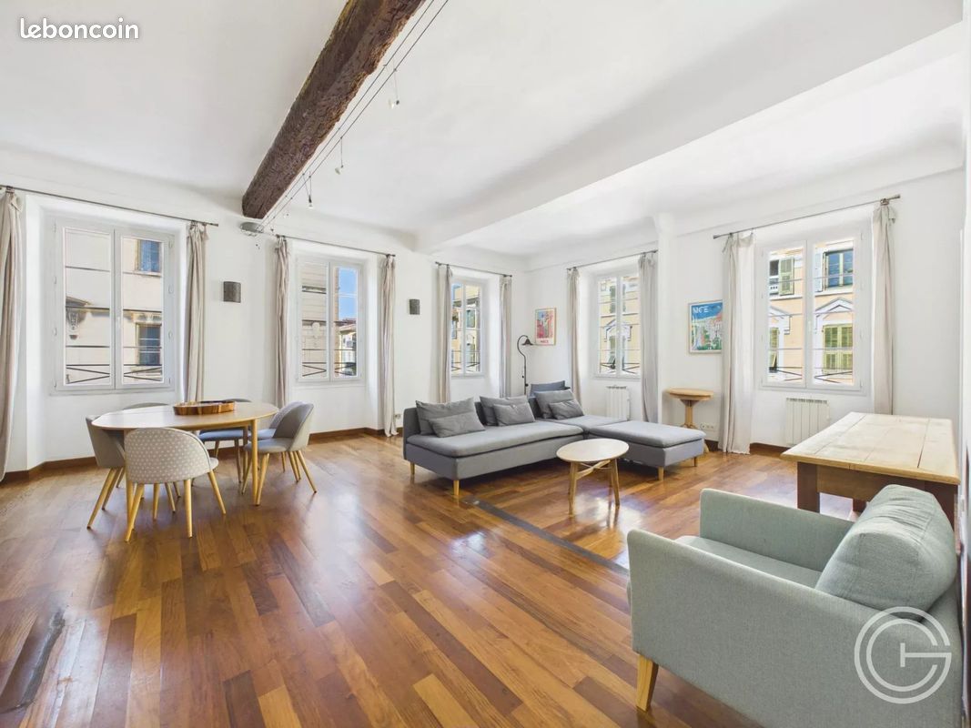 Appartement 4 pièces 103 m² · à Nice · 103 m² · 2 200 €/mois