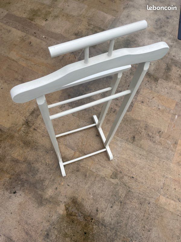 Chevalet en bois blanc (image 3)