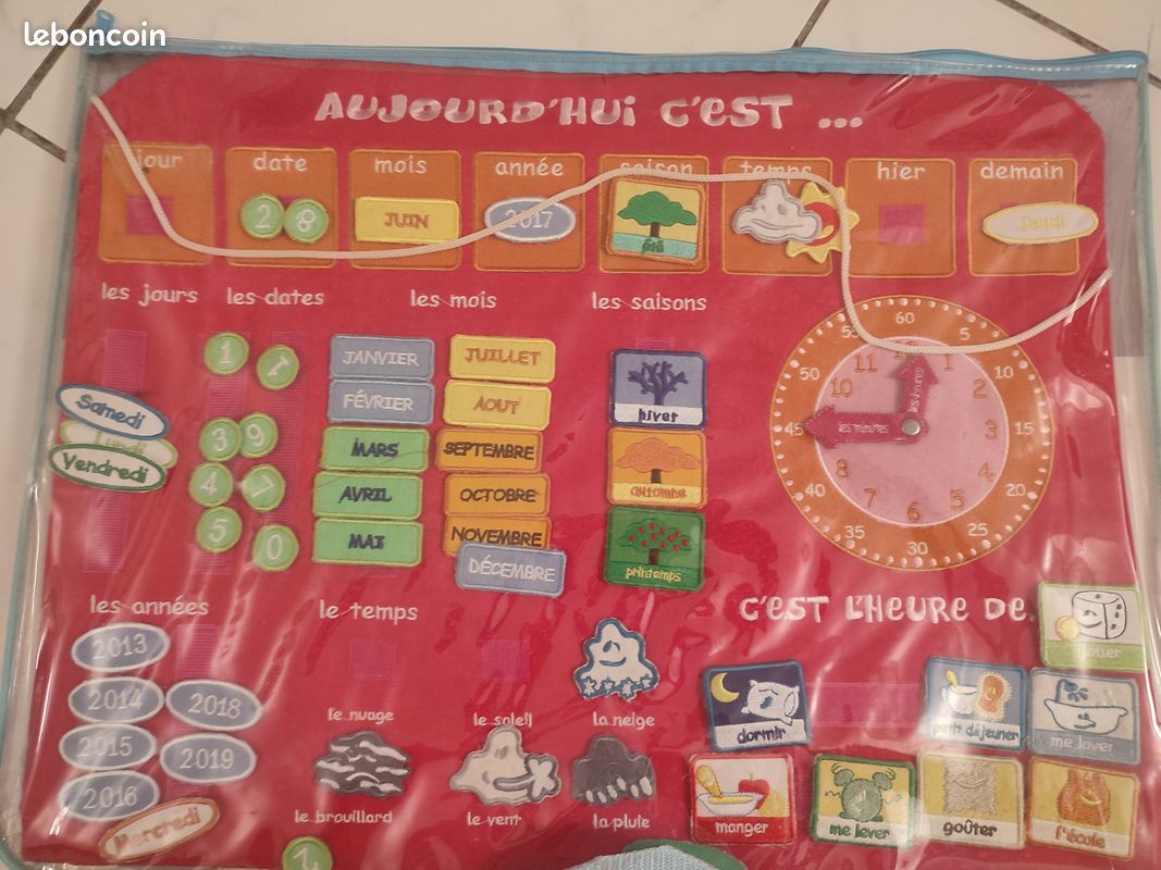 Calendrier en coton brodé à suspendre pour enfant CADEAU POUR NOËL (image 7)