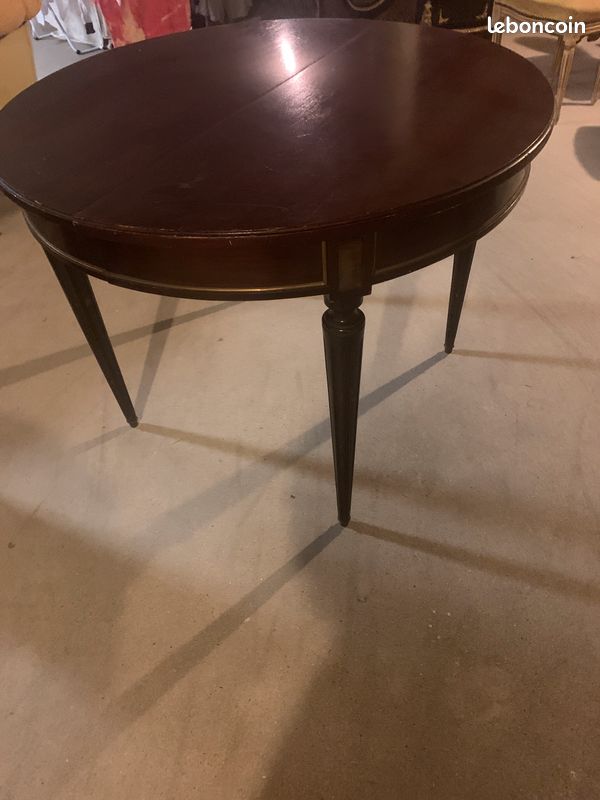 Table (image 1)