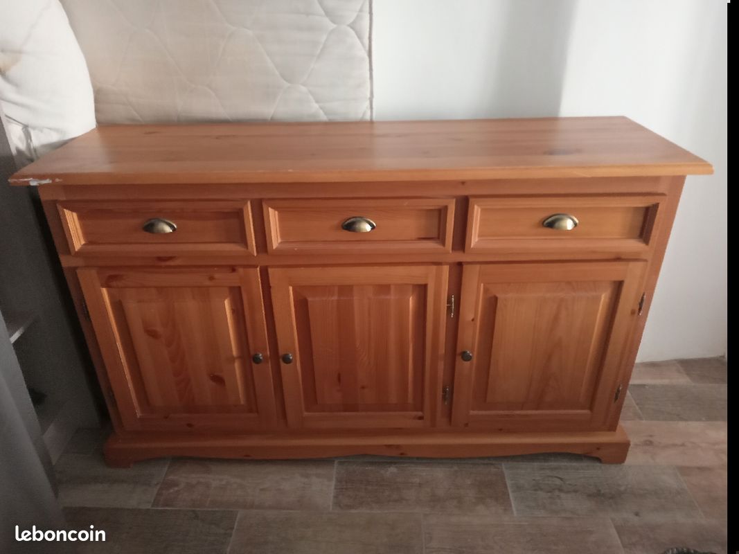 Commode en bois (image 1)