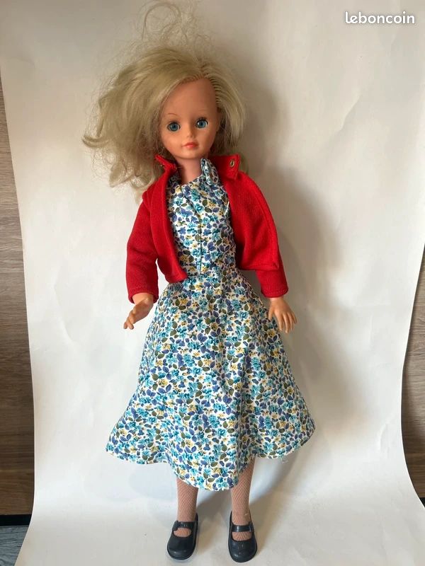 Poupée Bella 1ère Génération 1970 - 46 Cm - Blonde Avec Habits Et Dinette - France