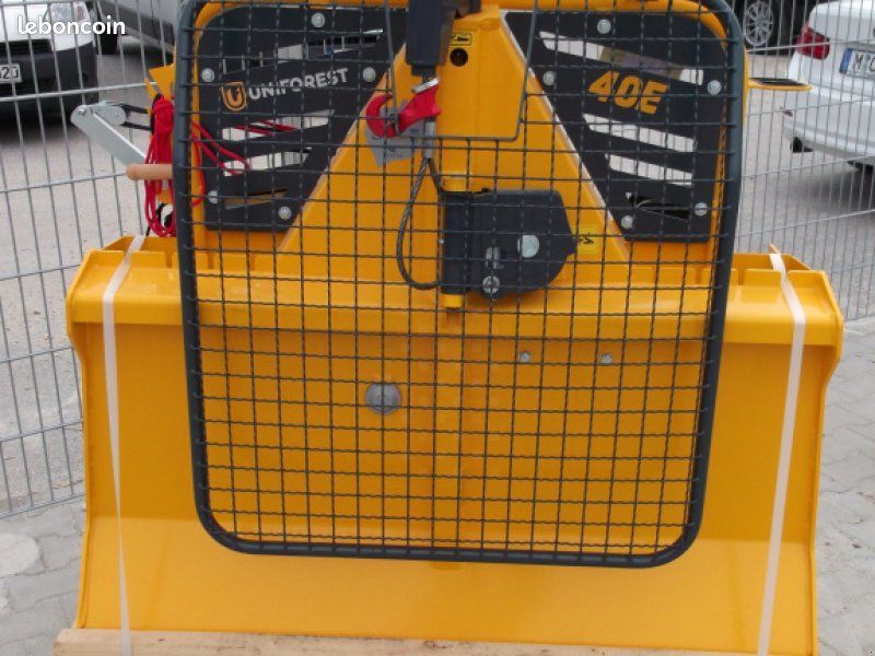 DESTOCKAGE Treuil forestier Uniforest 4 tonnes (image 1)