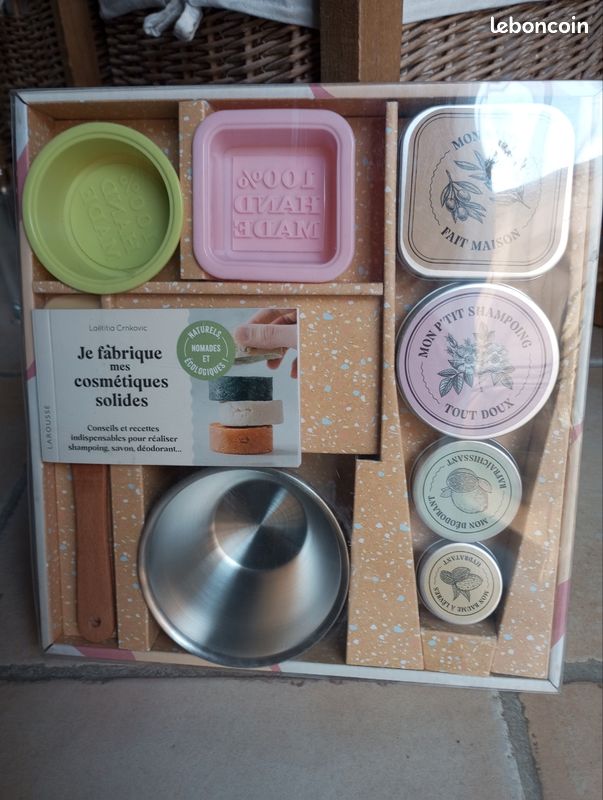 Boite avec ustensiles pour fabriquer ses propres cosmétiques Neuf (image 3)