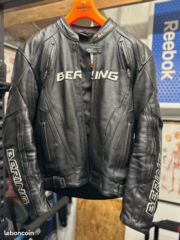 Blouson de moto en cuir de marque Bering modèle Kingston