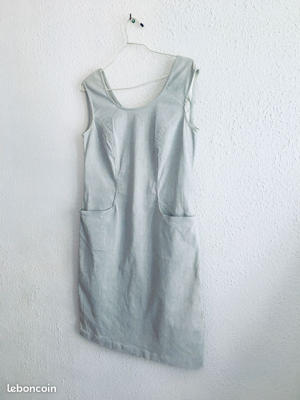 Robe Chasuble Bleu ciel fines rayures Taille M (image 2)