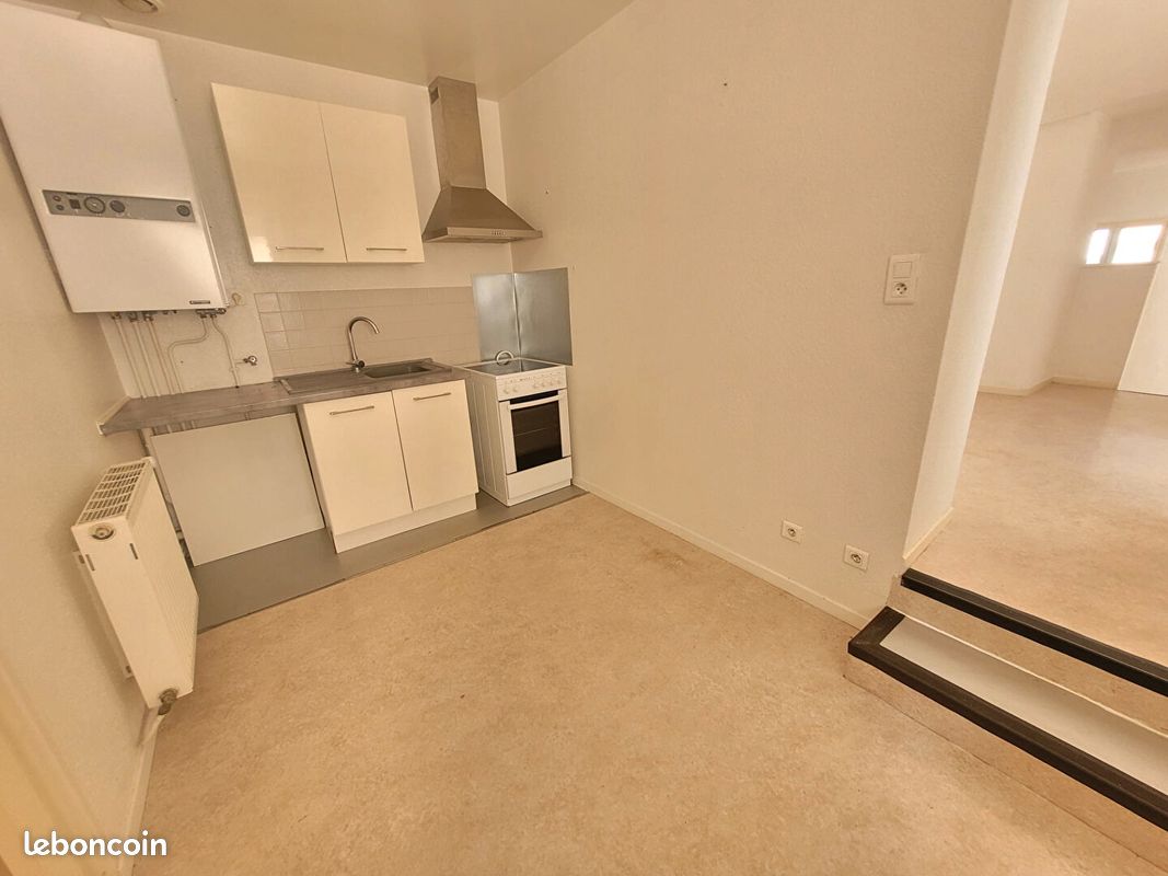 Appartement 3 pièces 67 m² · à Charmes · 67 m² · 440 €