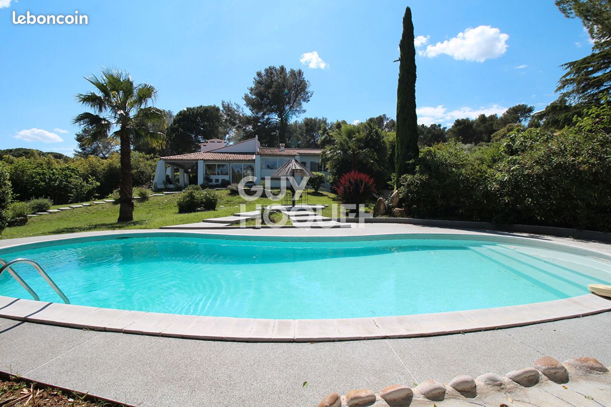 Maison 6 pièces 200 m² · à Langlade · 200 m² · 749 000 €