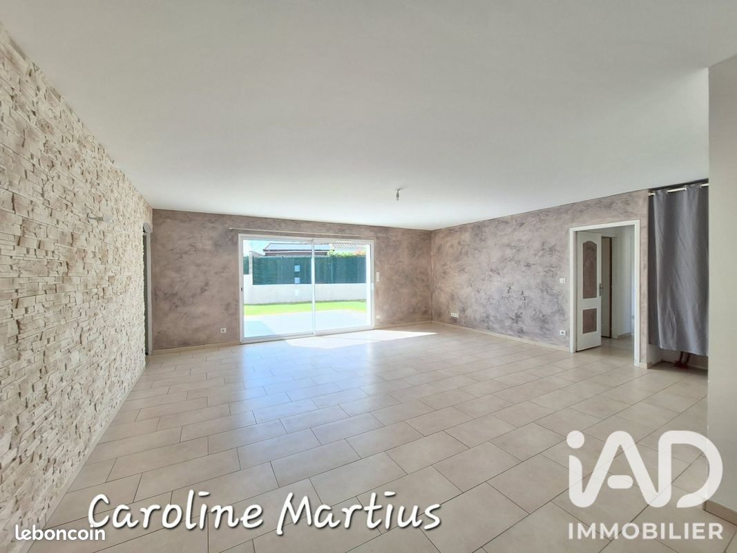 Maison 5 pièces 120 m² · à Saint-Ouen-d'Aunis · 120 m² · 325 000 €