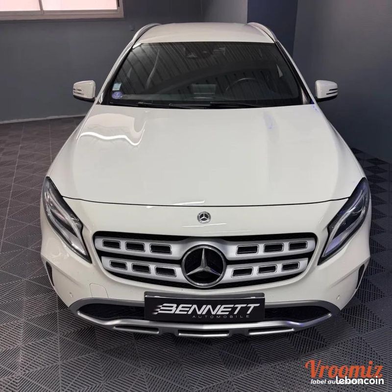 Mercedes Classe Gla (2) 180 SENSATION 7G-DCT - CAMERA/CARPLAY/CLIM/BOITE AUTO/GPS - GARANTIE 3MOIS (image 3)